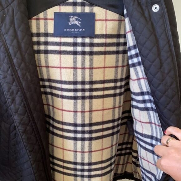 Burberry Vintage Quilted Jacket with Fur Hood - Picture 2 of 3